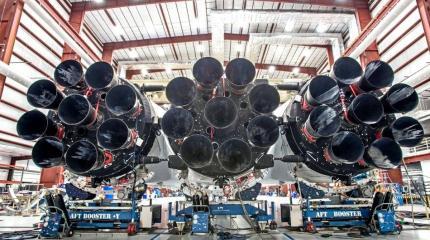 SpaceX впервые показала самую тяжелую ракету в мире